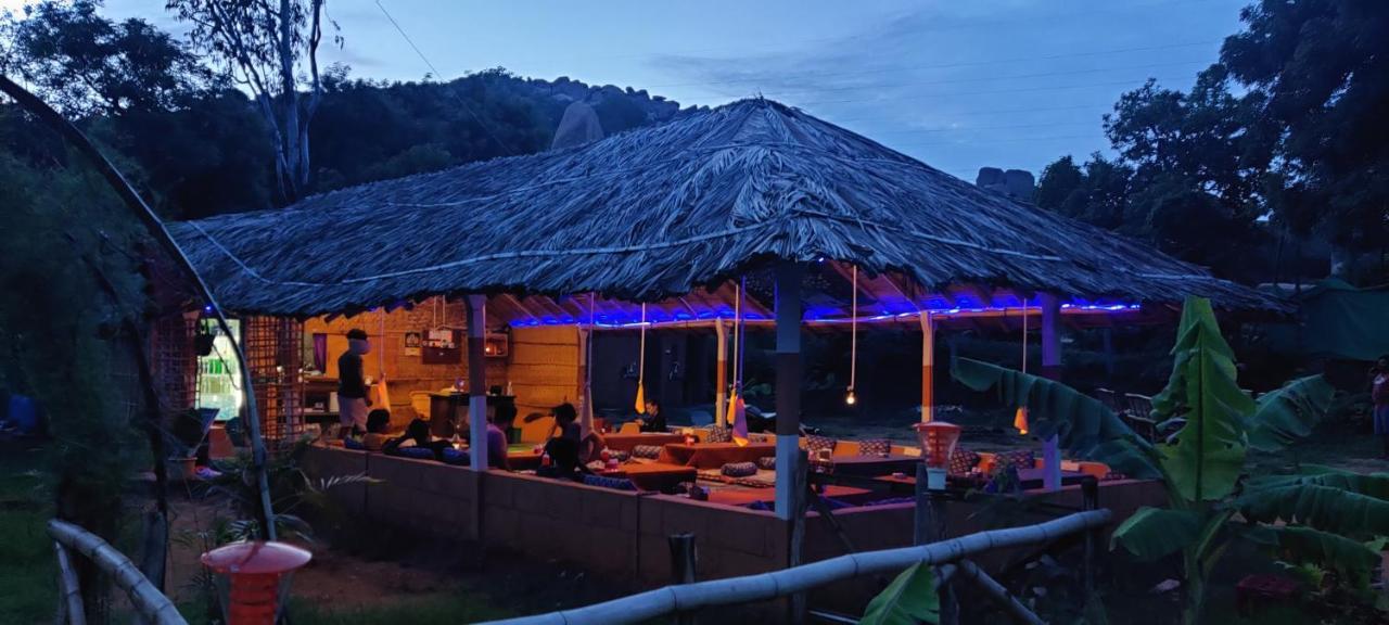 Island Vibes Hampi Guesthouse Esterno foto